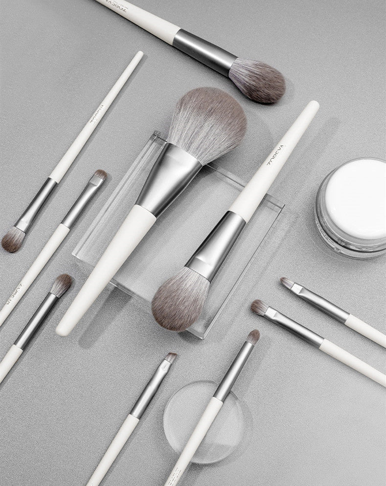 ZOREYA silver foxtail 10 makeup brushes - Melissa